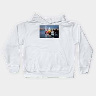 Fishing boats in harbour Kids Hoodie